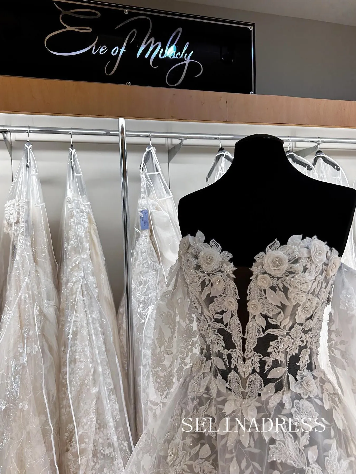 A-line Sweetheart 3D Lace Wedding Dress Rustic White Bridal Gowns TKL3046